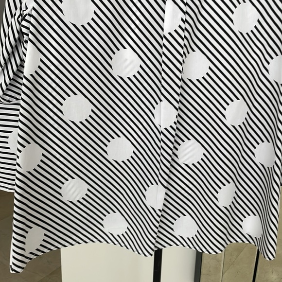 P LUCA MILANO BLACK/WHITE BELL SLEEVE BLOUSE - Picture 6 of 7